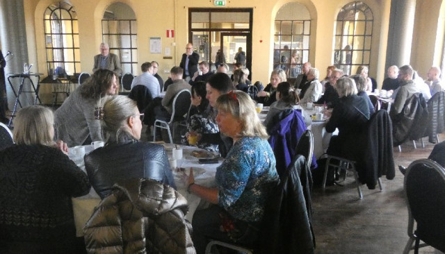 Frukostmöte på Gasklockornas restaurang