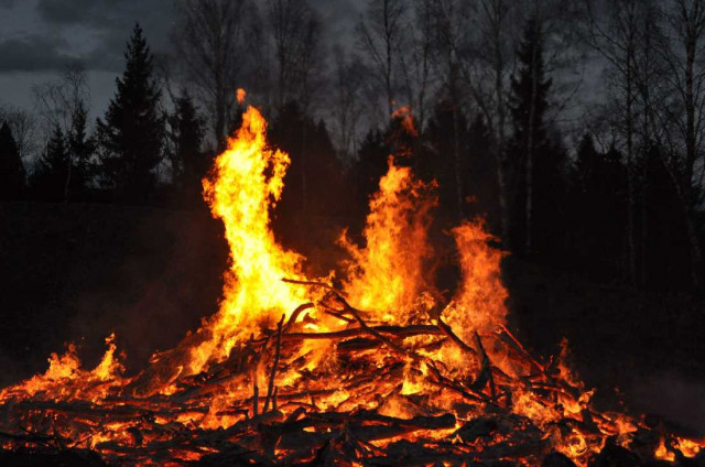 Fira Valborg i Axmar bruk och på Axmar Brygga.